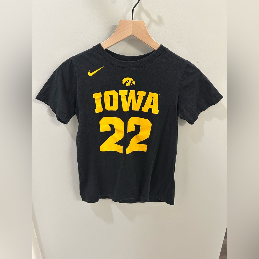 Girls Nike Caitlin Clark Iowa Hawkeyes T-Shirt – Size Youth M